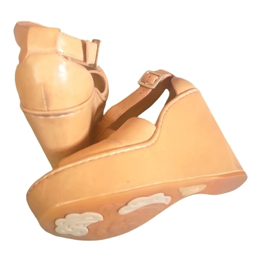 Crown by Born Women's Leather Nude Chelsea Wedge Buckle Closure Sandals Sz 7/38
